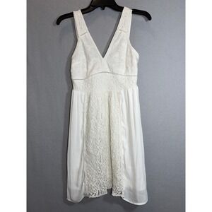Contemporary White Lace V-Neck Sleeveless Mini Dress XS Boho Bridal Coquette